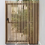 Luxe moderne Ipé poort met enkelzijdige bekleding van 4.0 x 4.0 cm balkjes
