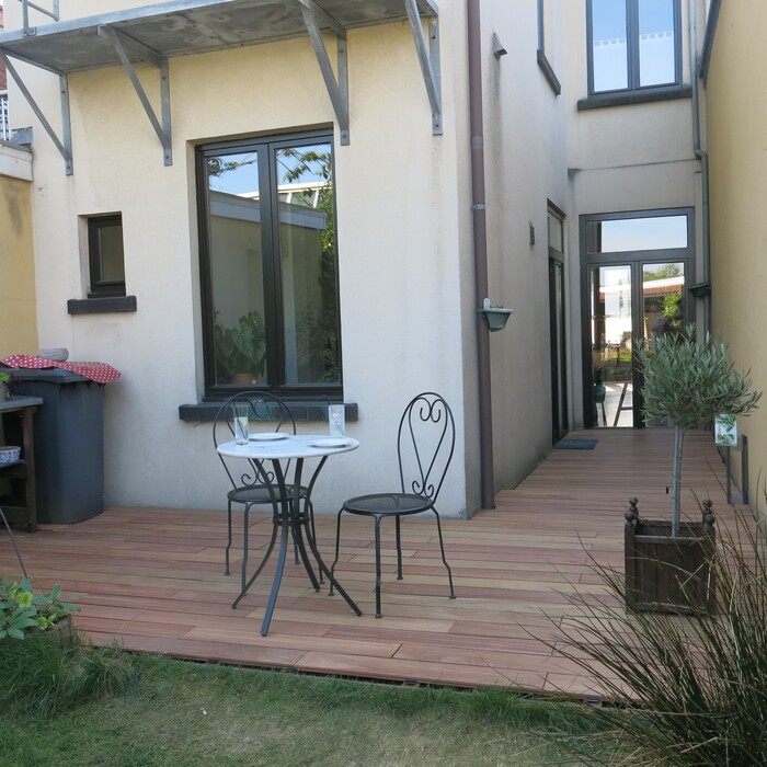 Luxury Ipé hardwood terrace at a holiday home without visible screws