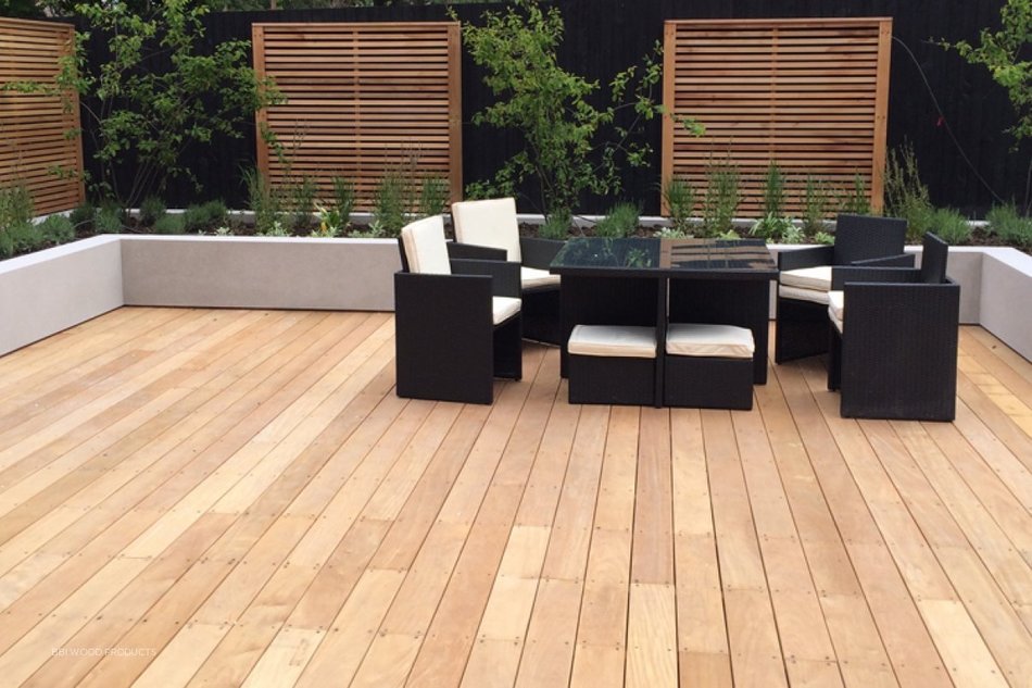 Large luxury deck made from premium quality Ipé hardwood decking boards with a professional finish